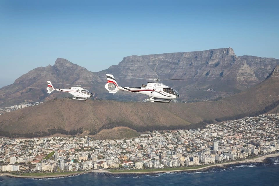 helicopter ride Cape Town - Hubschrauberflug in Kapstadt - Vol en hélicoptère au Cap - Vuelo en Helicóptero en Ciudad del Cabo - Giro in elicottero a Città del Capo